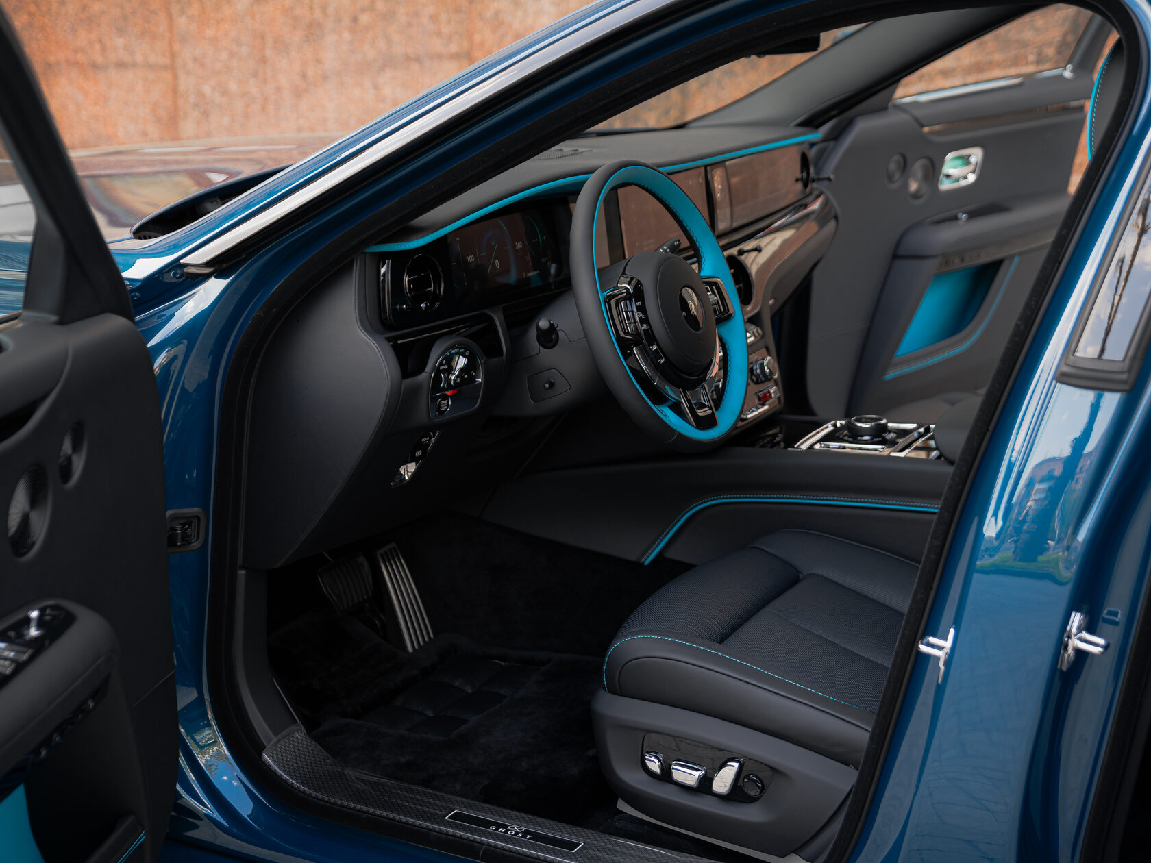 Rolls-Royce Ghost Black Badge Series II  <br>Mustique Blue 