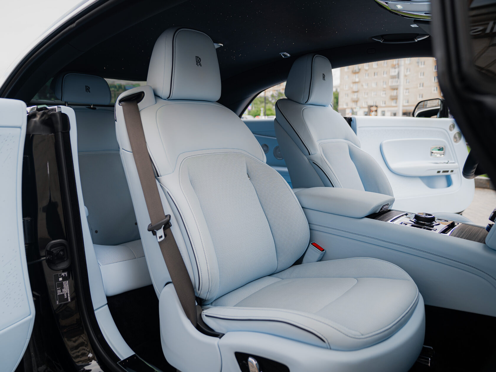 Rolls-Royce Spectre  <br>Black Diamond/ Черный