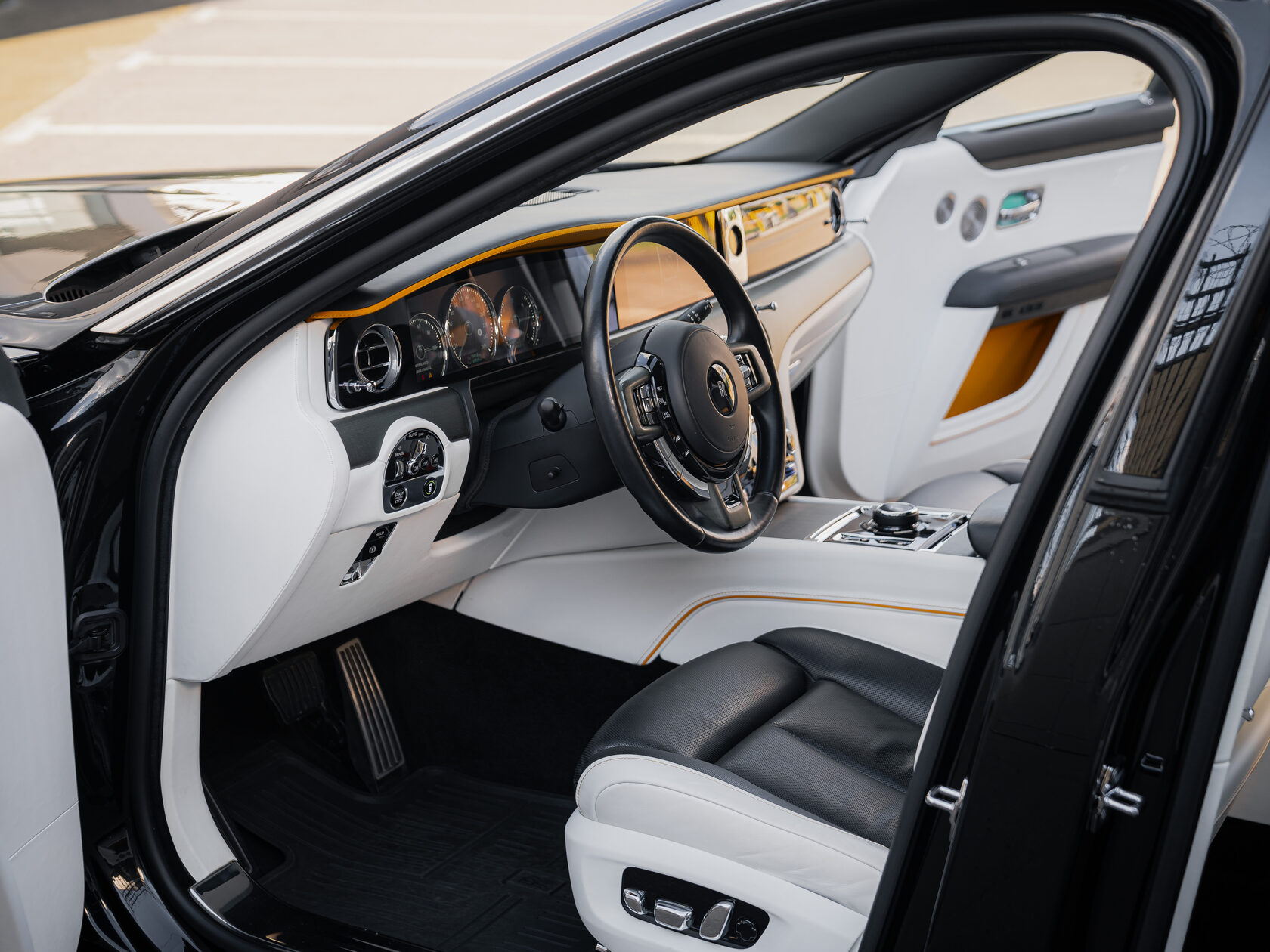 Rolls-Royce Ghost  <br>Diamond Black 