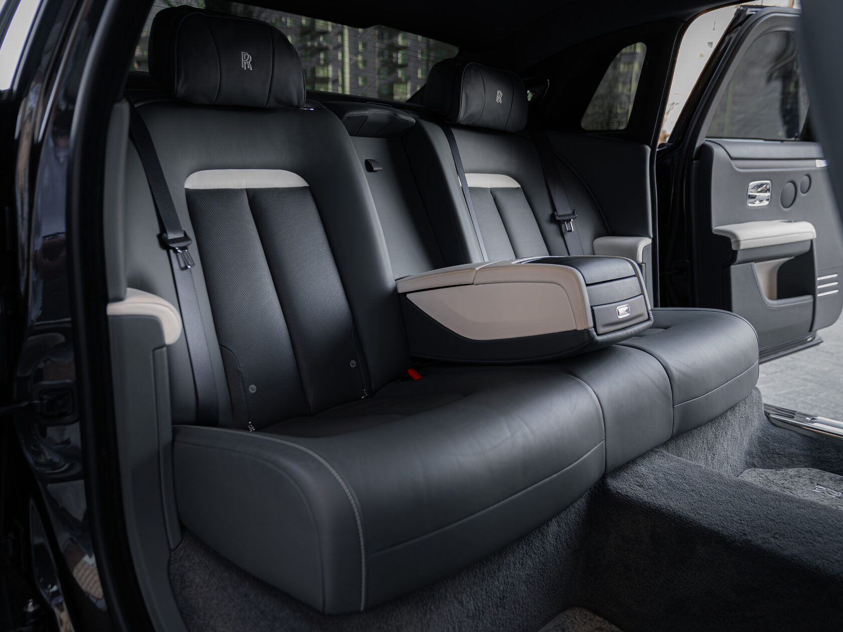 Rolls-Royce Ghost EXTENDED  <br>Graphite 