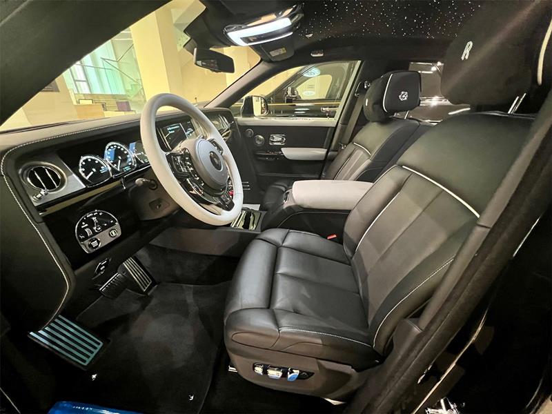 Rolls-Royce Phantom SWB 2018 год <br>Diamond Black / Jubilee Silver 