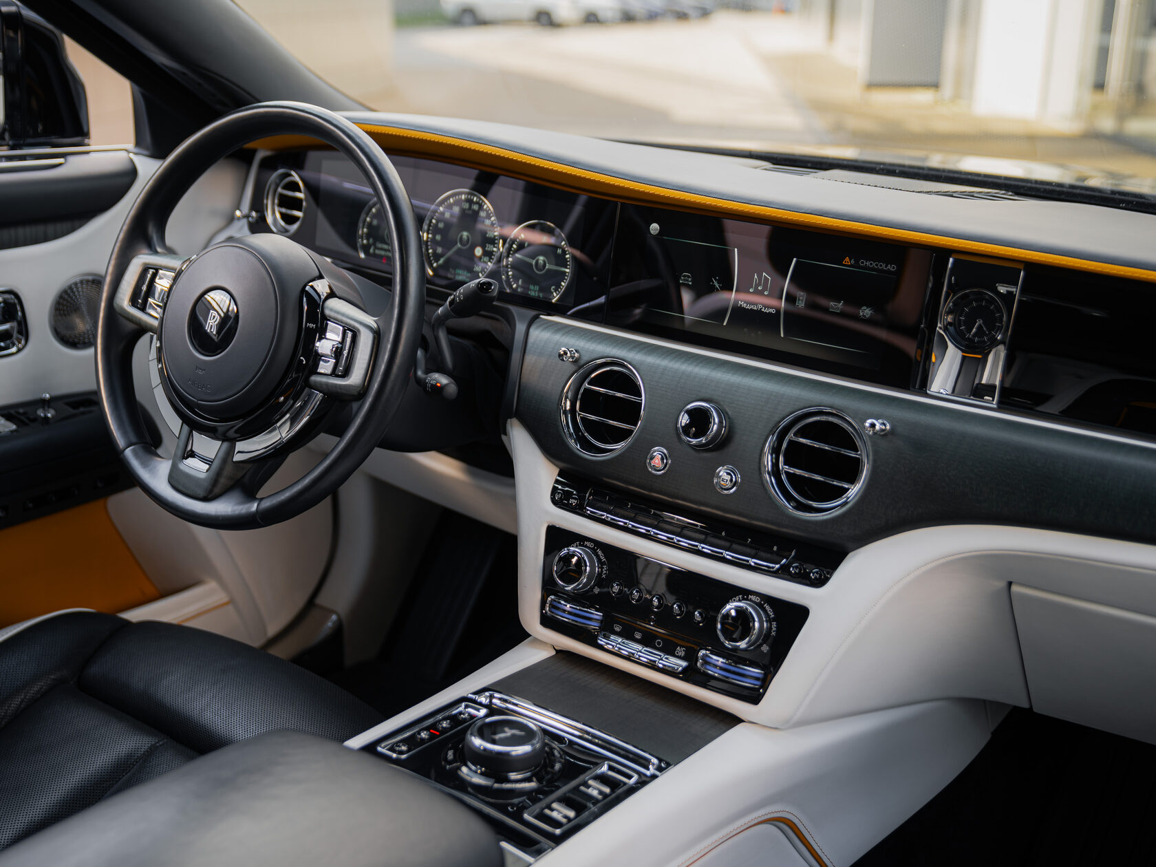 Rolls-Royce Ghost  <br>Diamond Black 