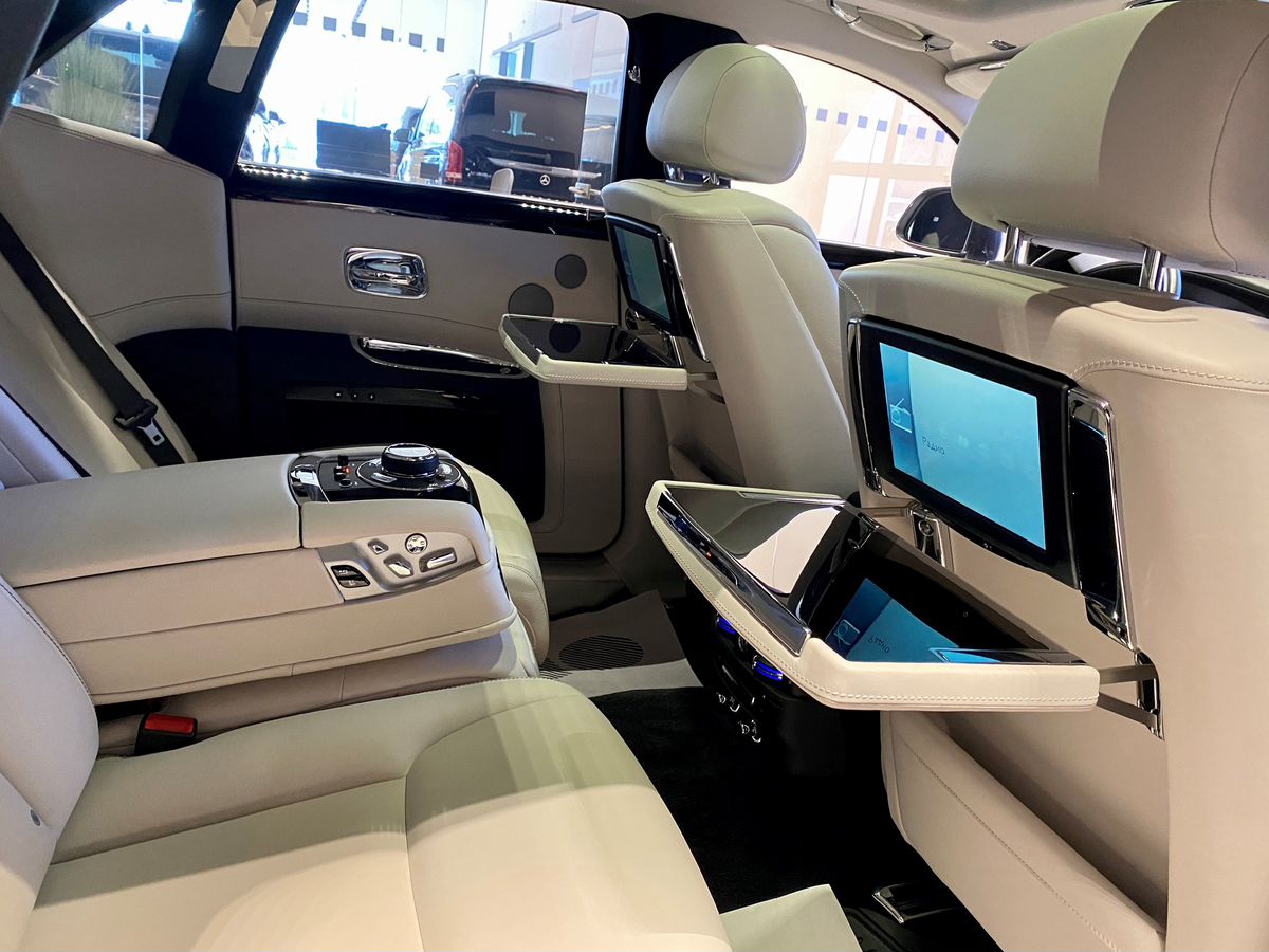 Rolls-Royce Ghost 2015 год <br>