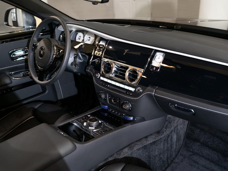 Rolls-Royce Ghost  <br>Jubilee Silver / Diamond Black 