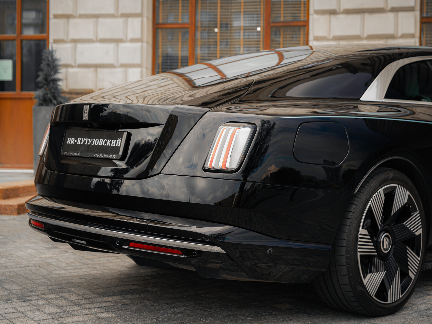 Rolls-Royce Spectre  <br>Black Diamond/ Черный