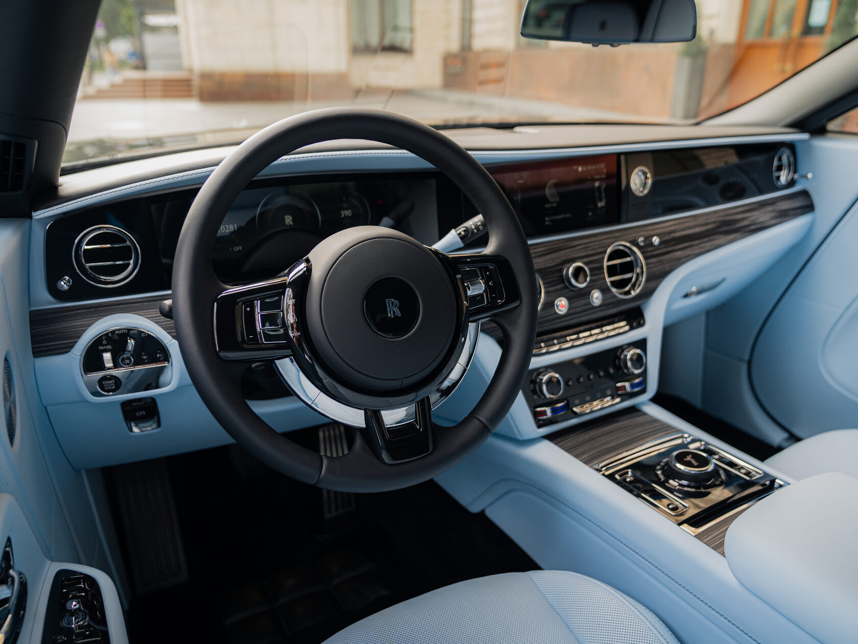 Rolls-Royce Spectre  <br>Black Diamond/ Черный