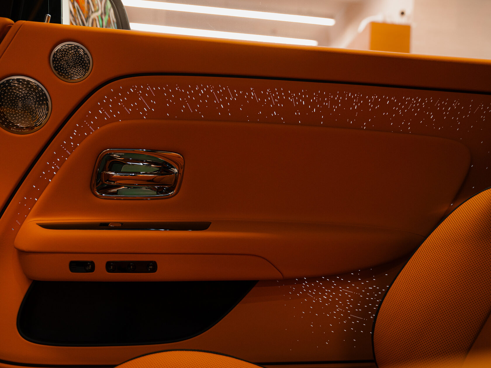 Rolls-Royce Spectre  <br>Diamond Black / Черный бриллиант
