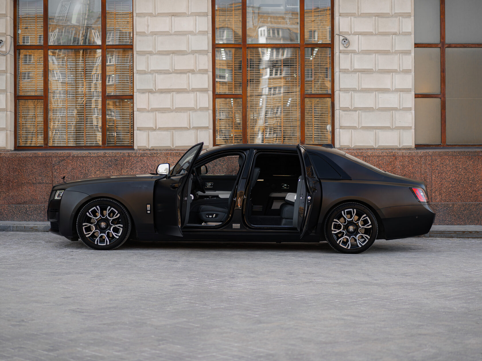 Rolls-Royce Ghost EXTENDED  <br>Graphite 