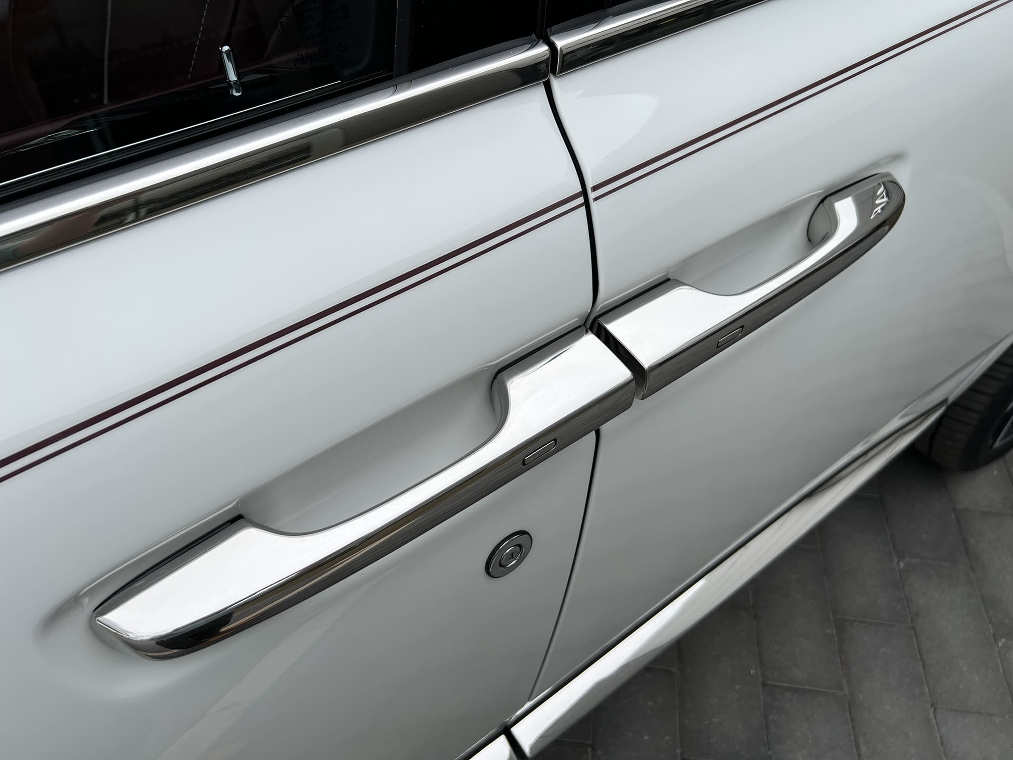 Rolls-Royce Cullinan 2019 год <br>Arctic White / Белый металлик