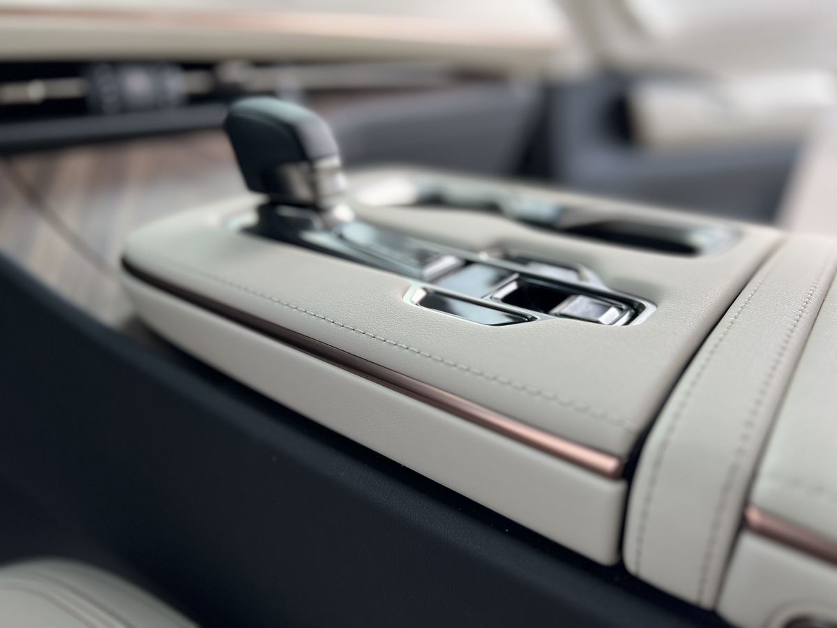 Rolls-Royce LM 2023 год <br>