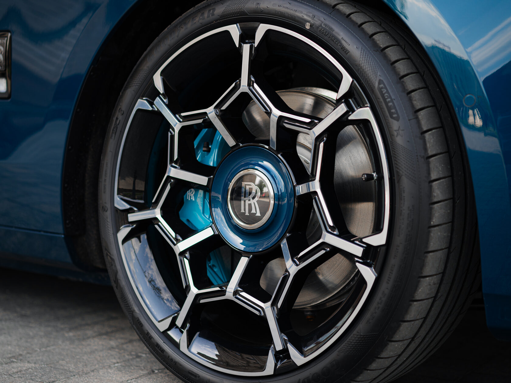 Rolls-Royce Ghost Black Badge Series II  <br>Mustique Blue 