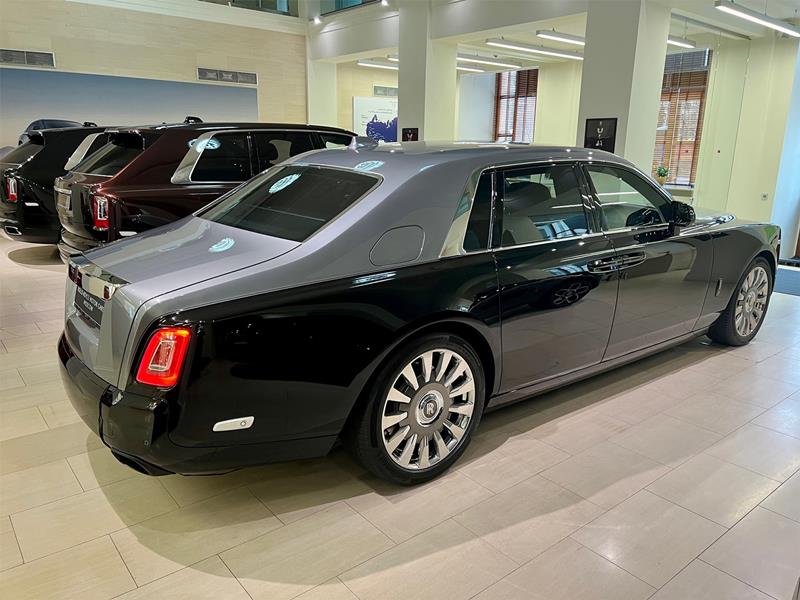 Rolls-Royce Phantom SWB 2018 год <br>Diamond Black / Jubilee Silver 