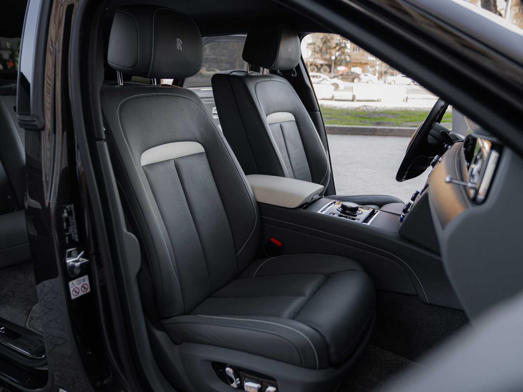 Rolls-Royce Ghost EXTENDED  <br>Graphite 