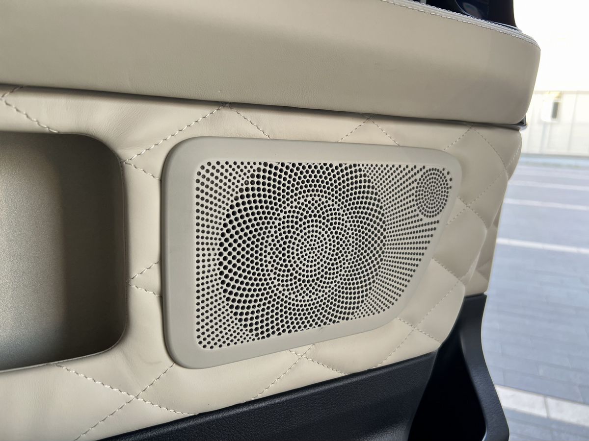 Rolls-Royce V-Класс  <br>Черный
