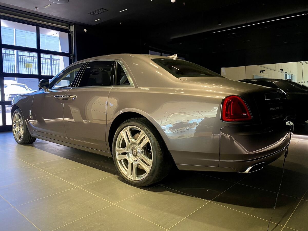 Rolls-Royce Ghost 2015 год <br>