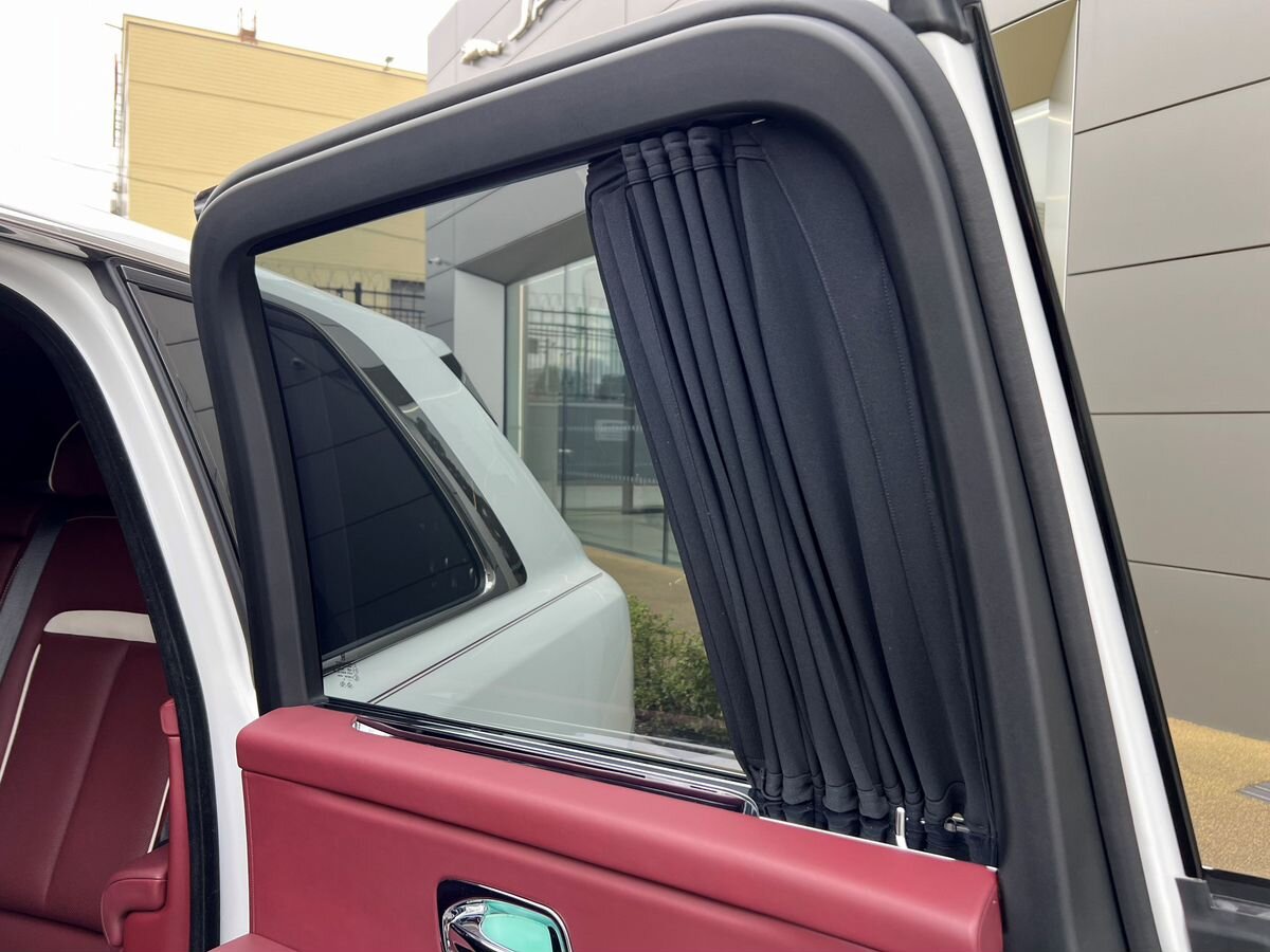 Rolls-Royce Cullinan  <br>Белый