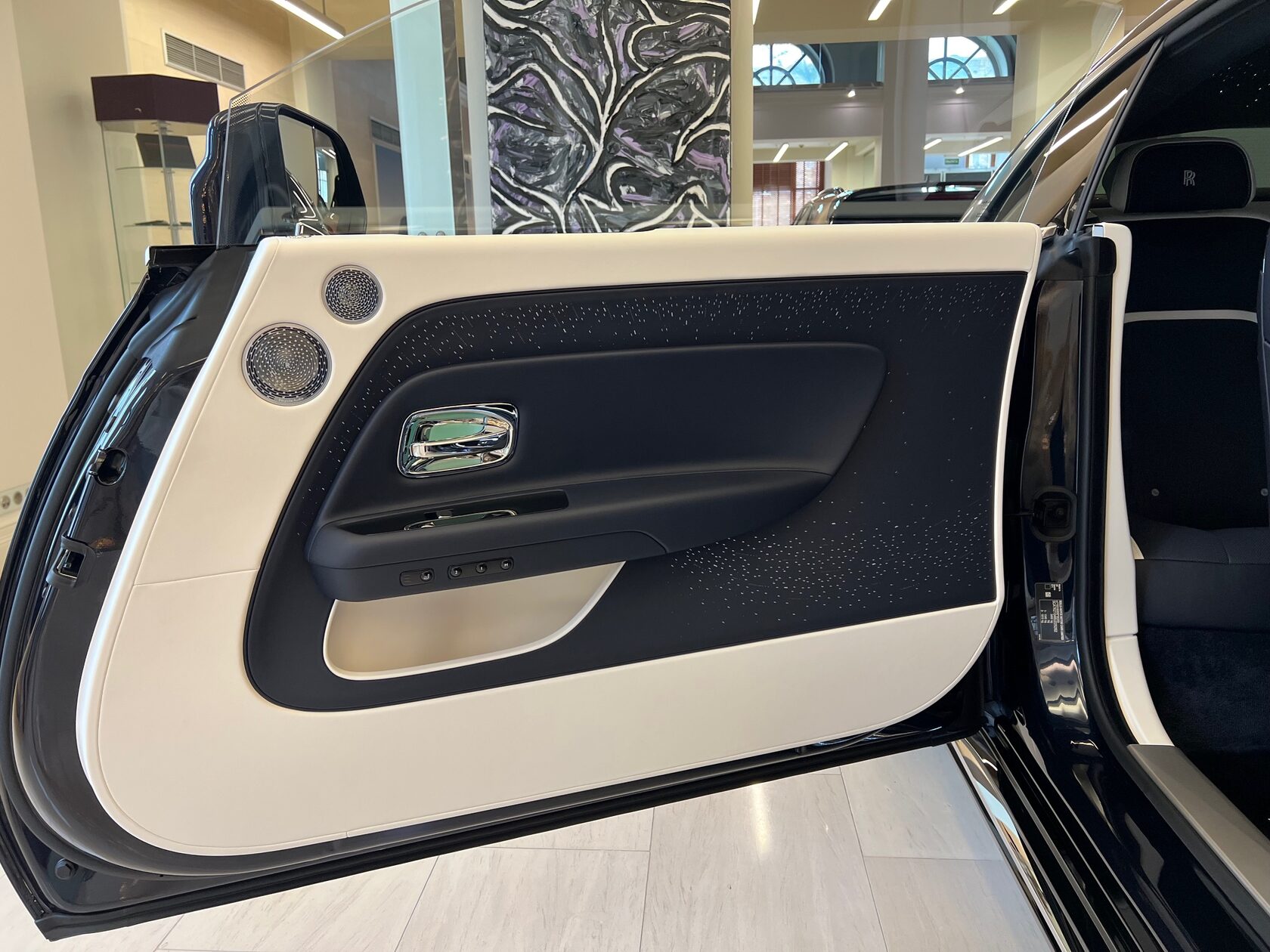 Rolls-Royce Spectre  <br>Midnight Sapphire 