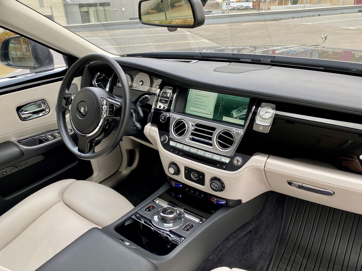 Rolls-Royce Ghost 2015 год <br>