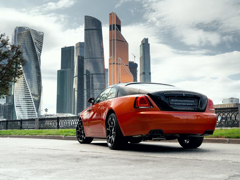 Rolls-Royce Wraith Black Badge - Специальная серия «Black & Bright»  <br>Bespoke Exterior Colour Orange Metallic 