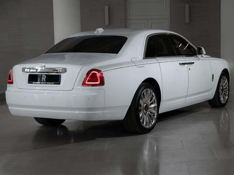 Rolls-Royce Ghost  <br>Arctic White 