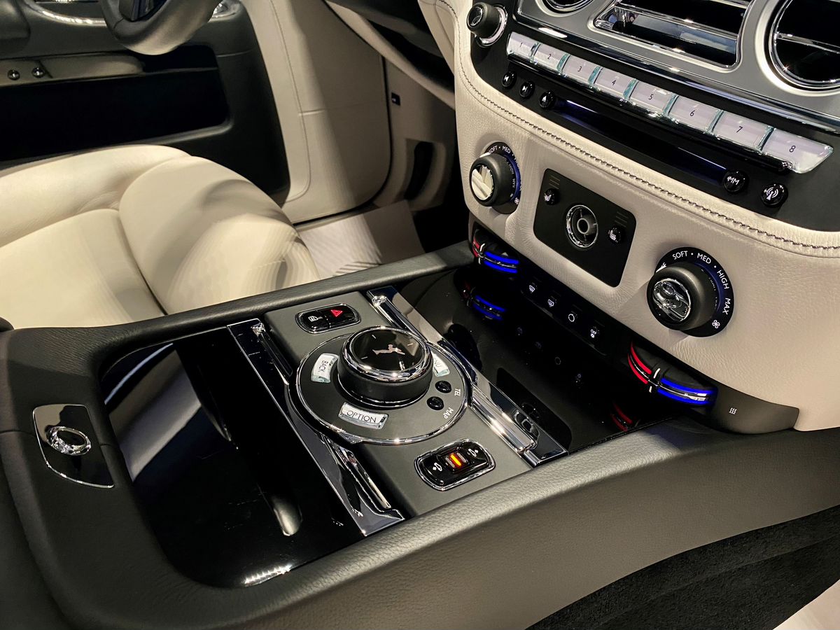 Rolls-Royce Ghost 2015 год <br>