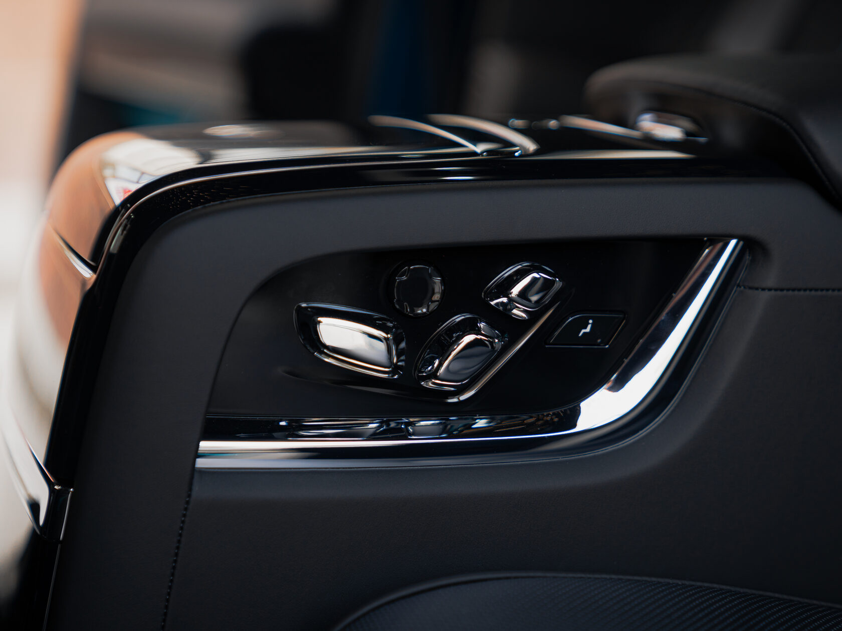 Rolls-Royce Ghost Black Badge Series II  <br>Mustique Blue 