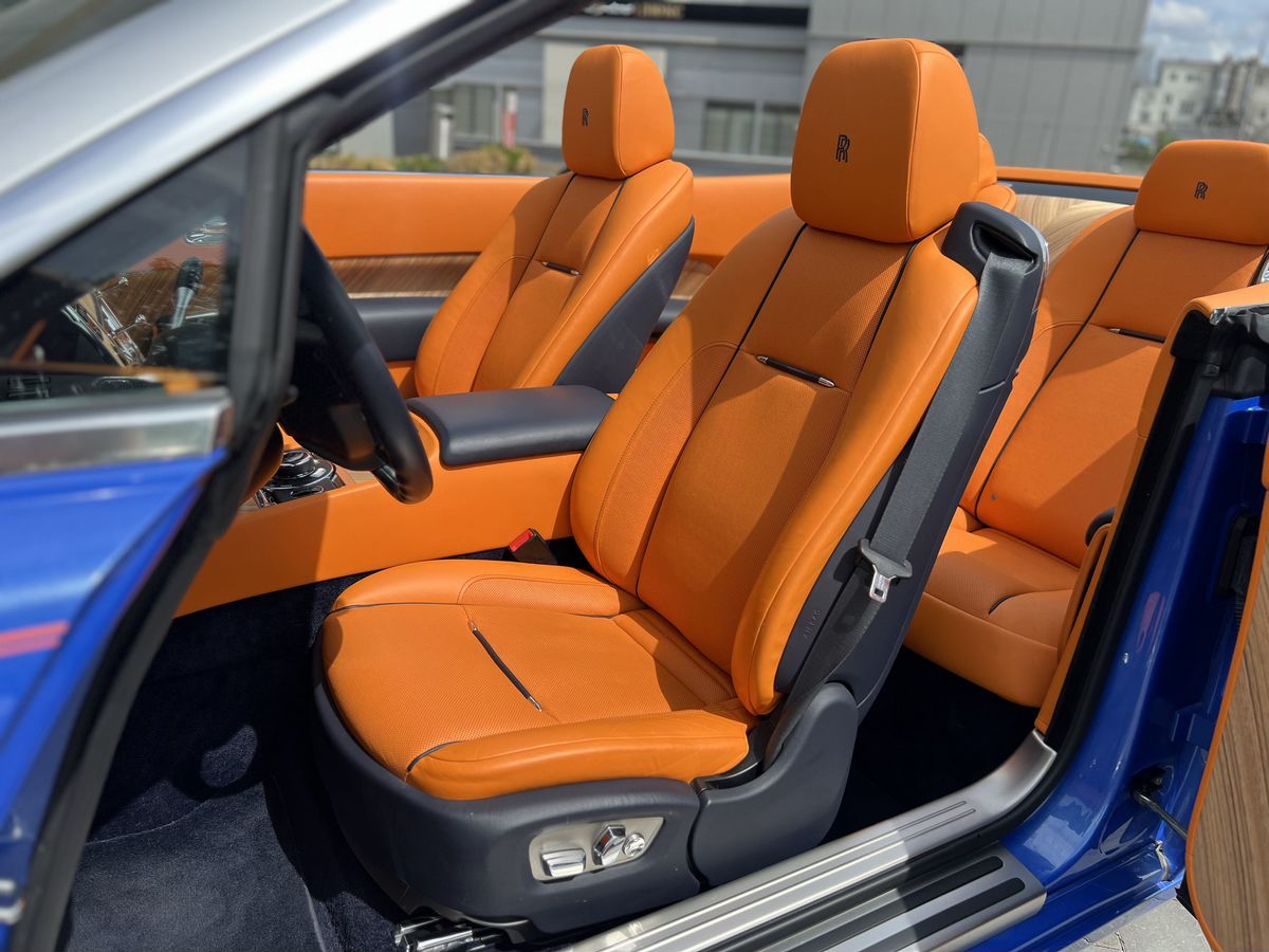Rolls-Royce Dawn 2017 год <br>