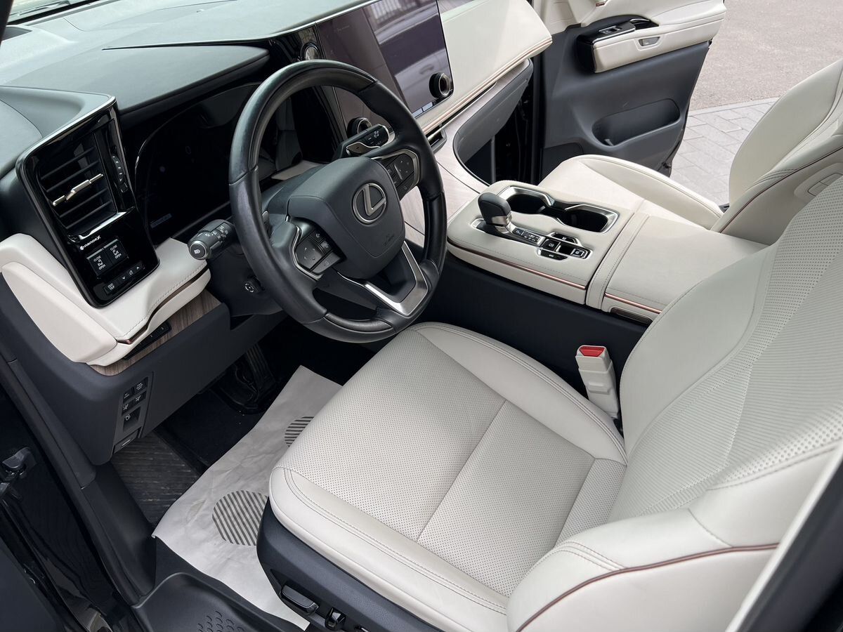 Rolls-Royce LM 2023 год <br>