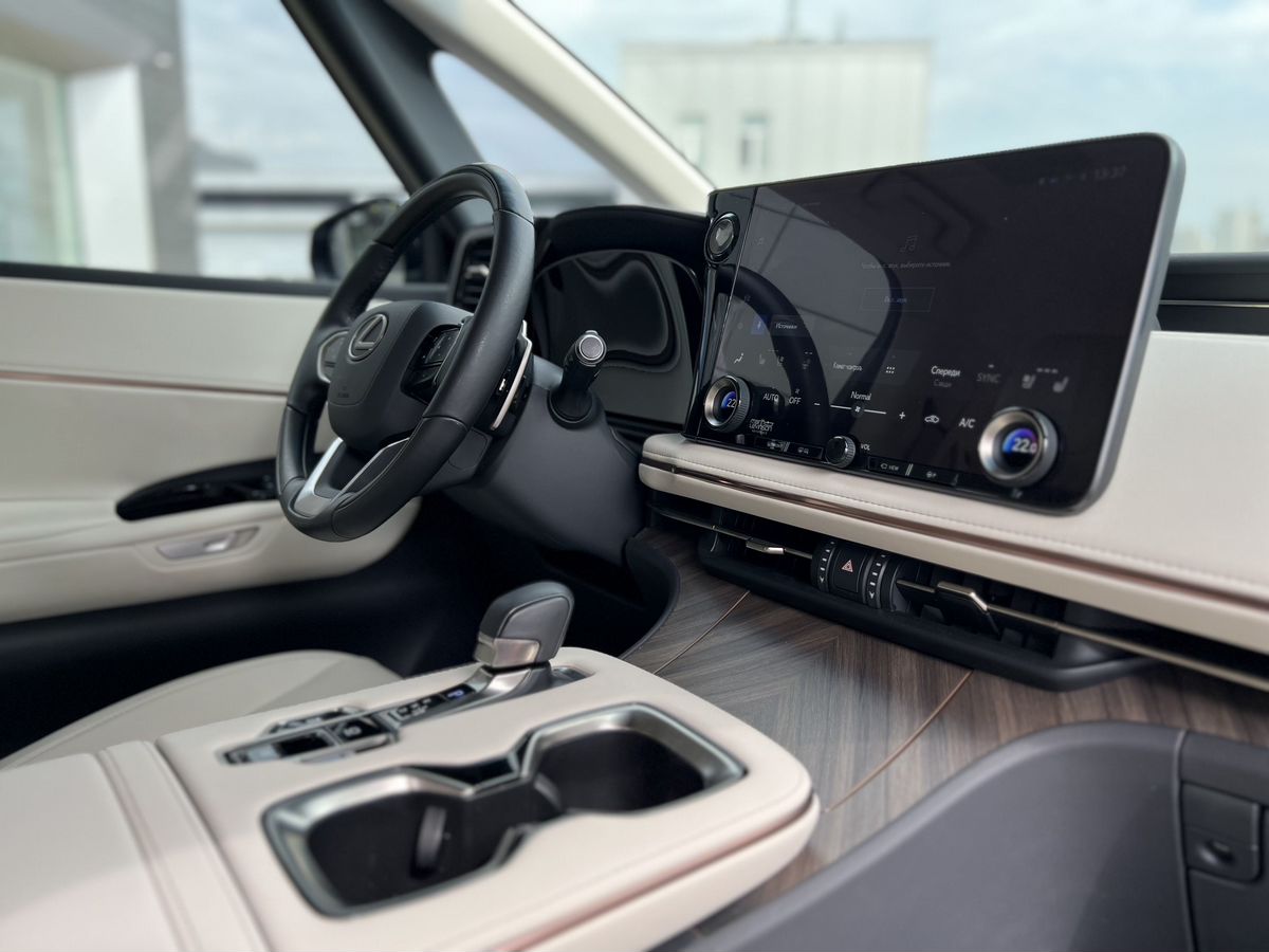 Rolls-Royce LM 2023 год <br>