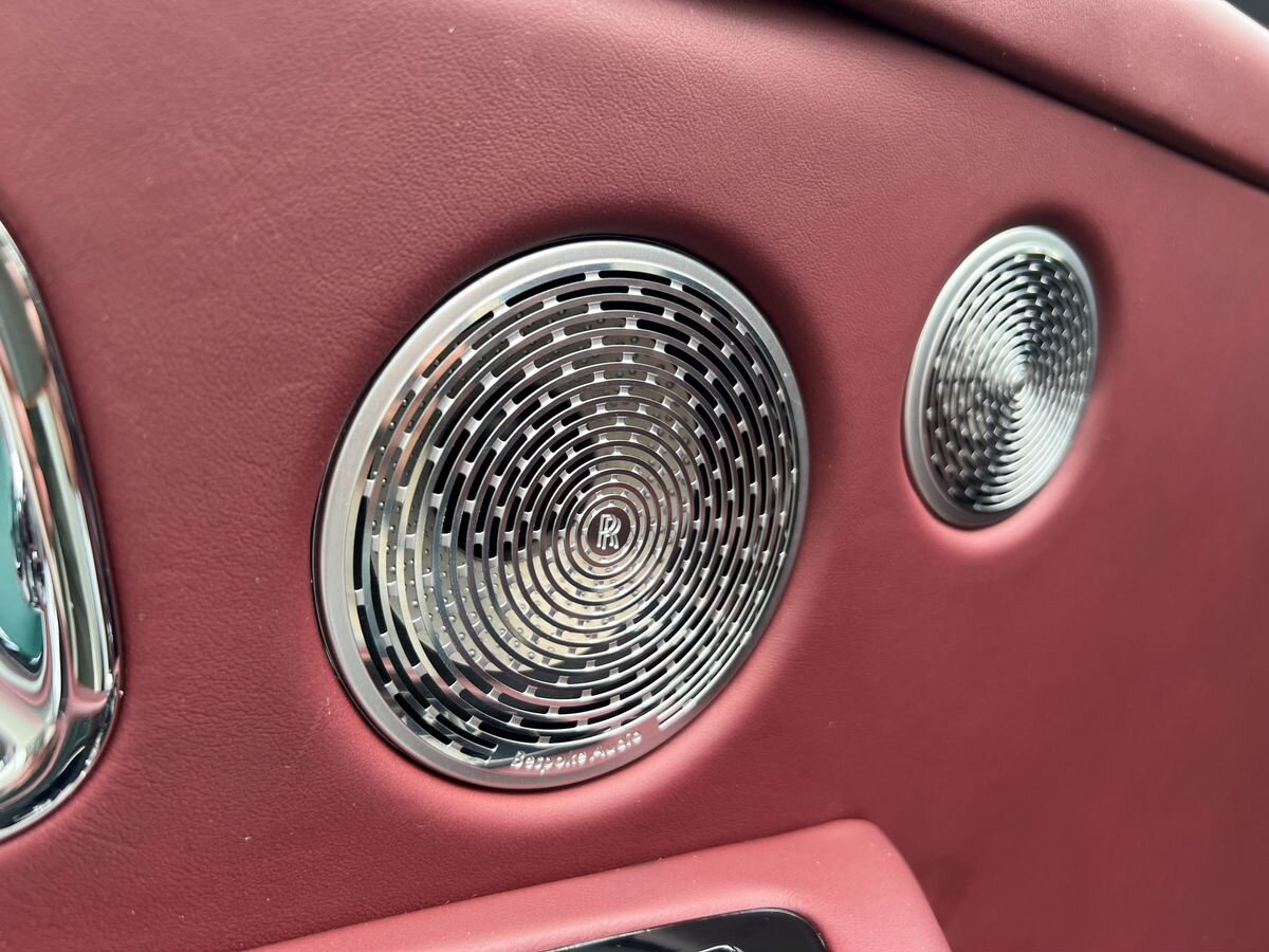 Rolls-Royce Cullinan  <br>Белый