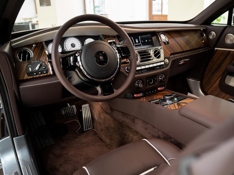 Rolls-Royce Wraith  <br>Smokey Quartz / White Sands 