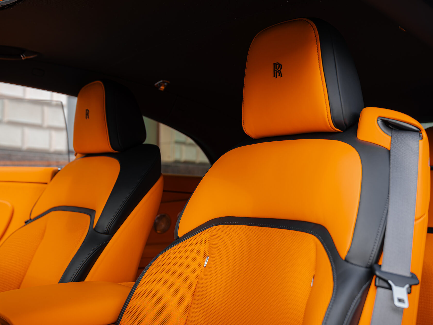 Rolls-Royce Spectre  <br>Diamond Black / Черный бриллиант