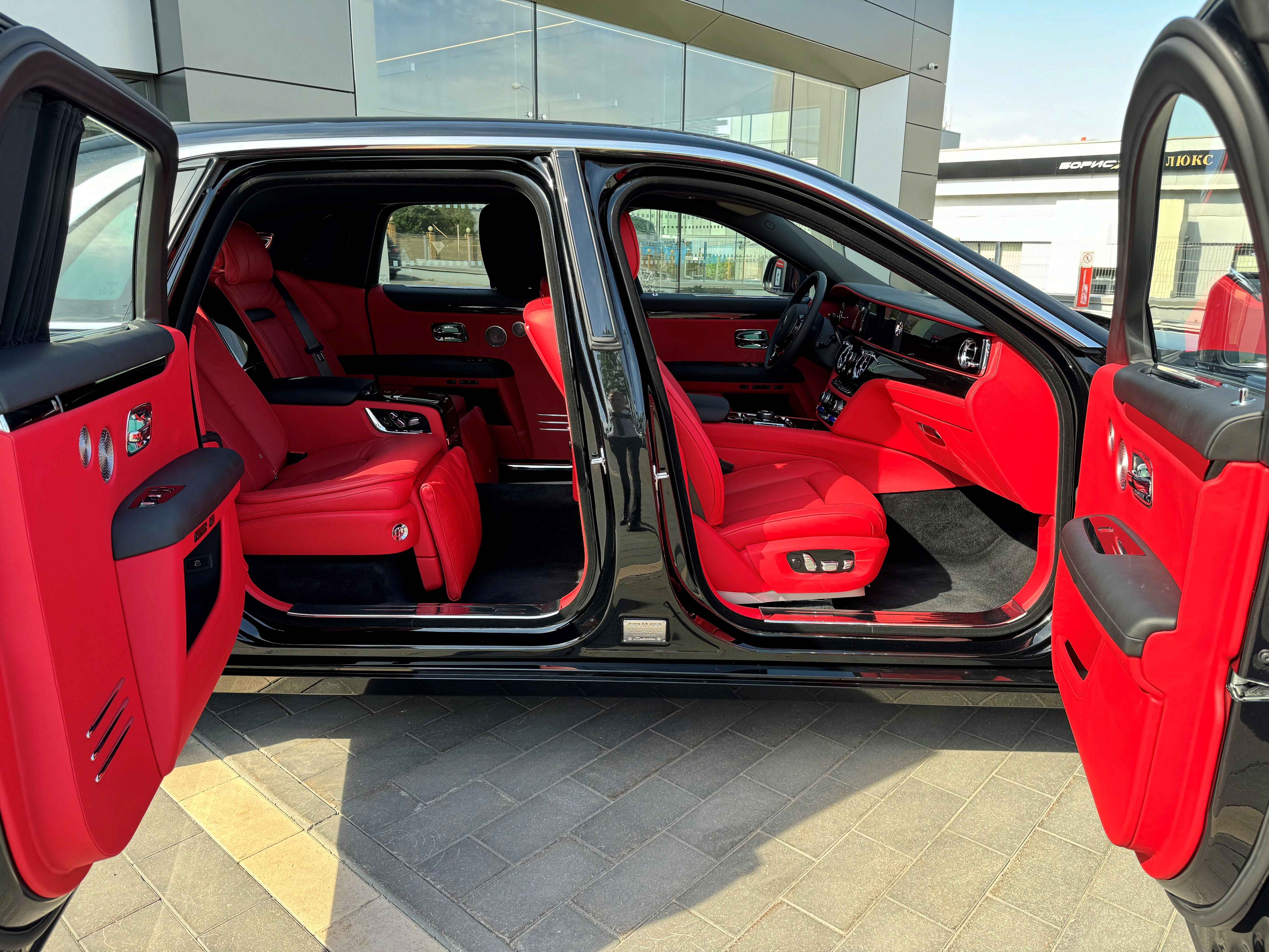 Rolls-Royce Ghost Extended   <br>Diamond Black 