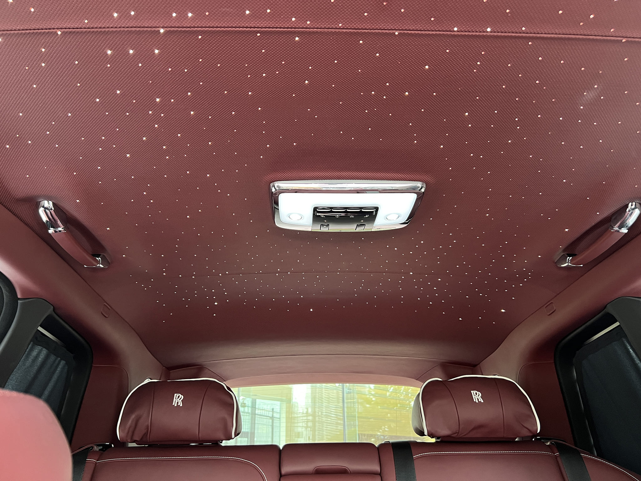 Rolls-Royce Cullinan 2019 год <br>Arctic White / Белый металлик