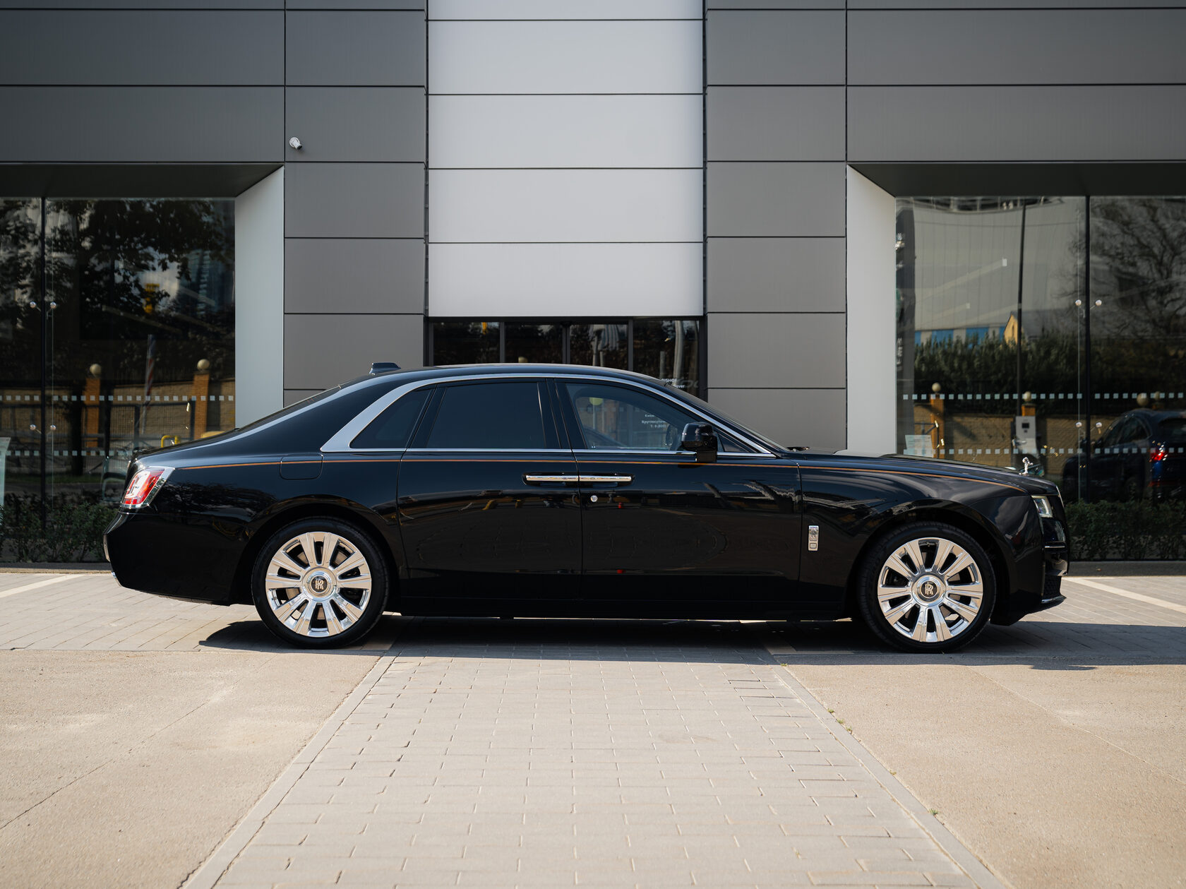 Rolls-Royce Ghost  <br>Diamond Black 