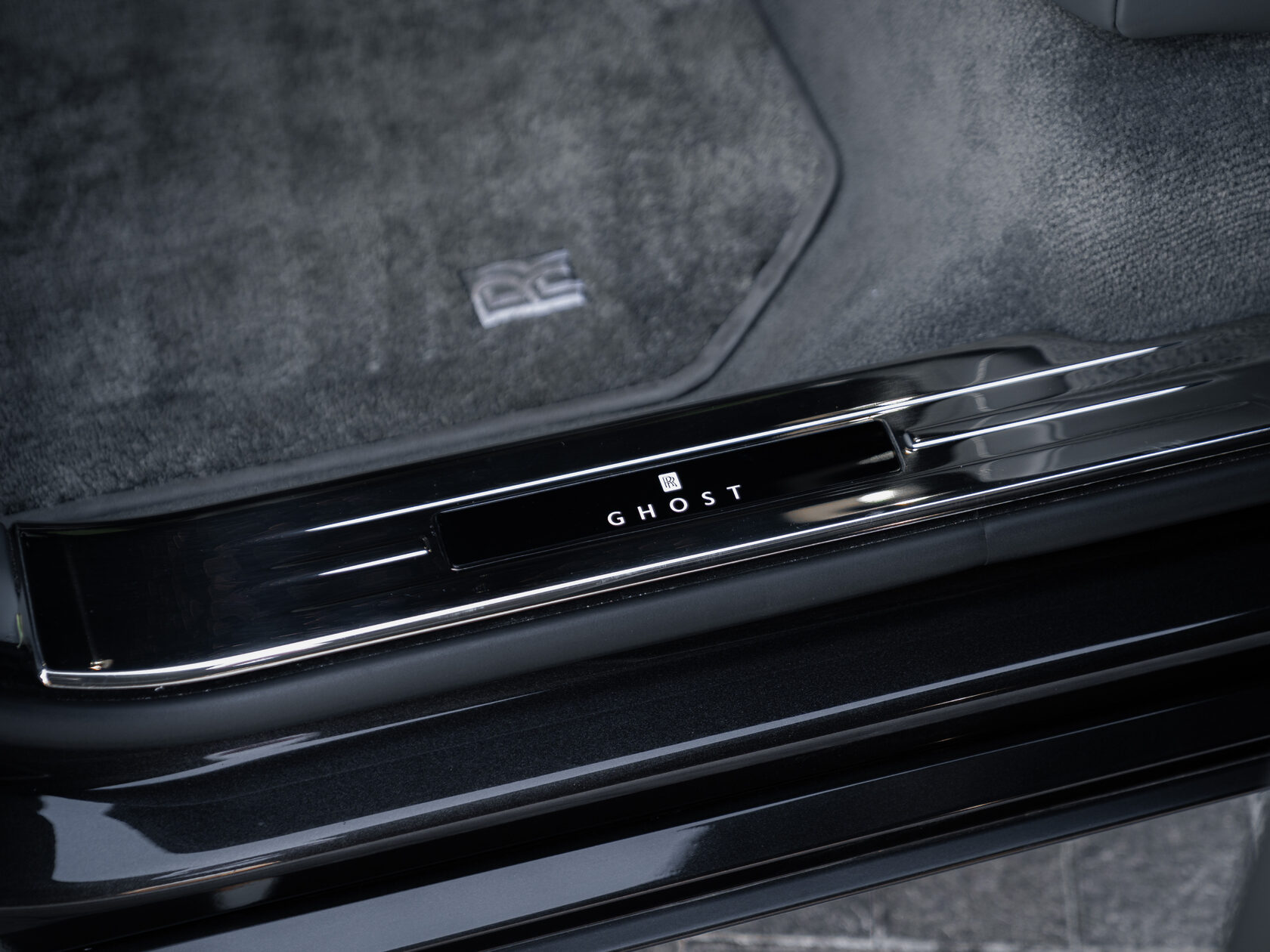 Rolls-Royce Ghost EXTENDED  <br>Graphite 