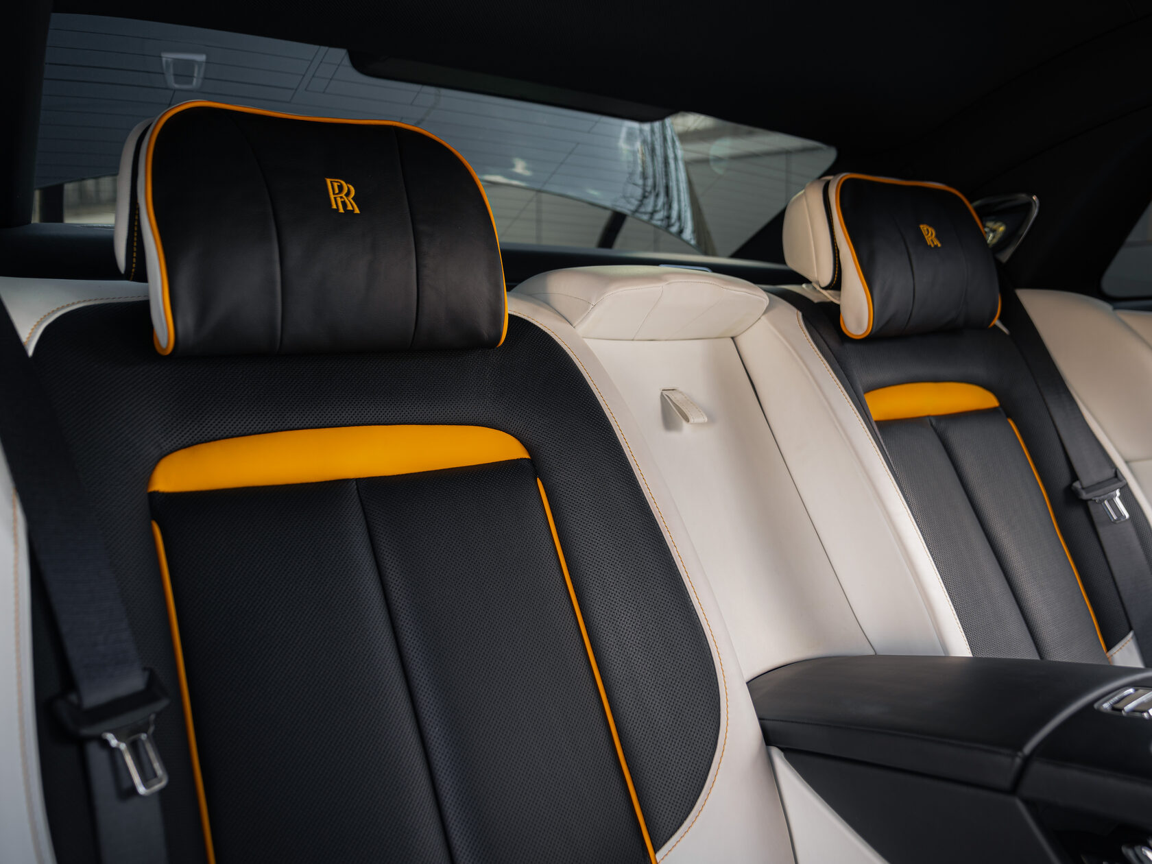 Rolls-Royce Ghost  <br>Diamond Black 