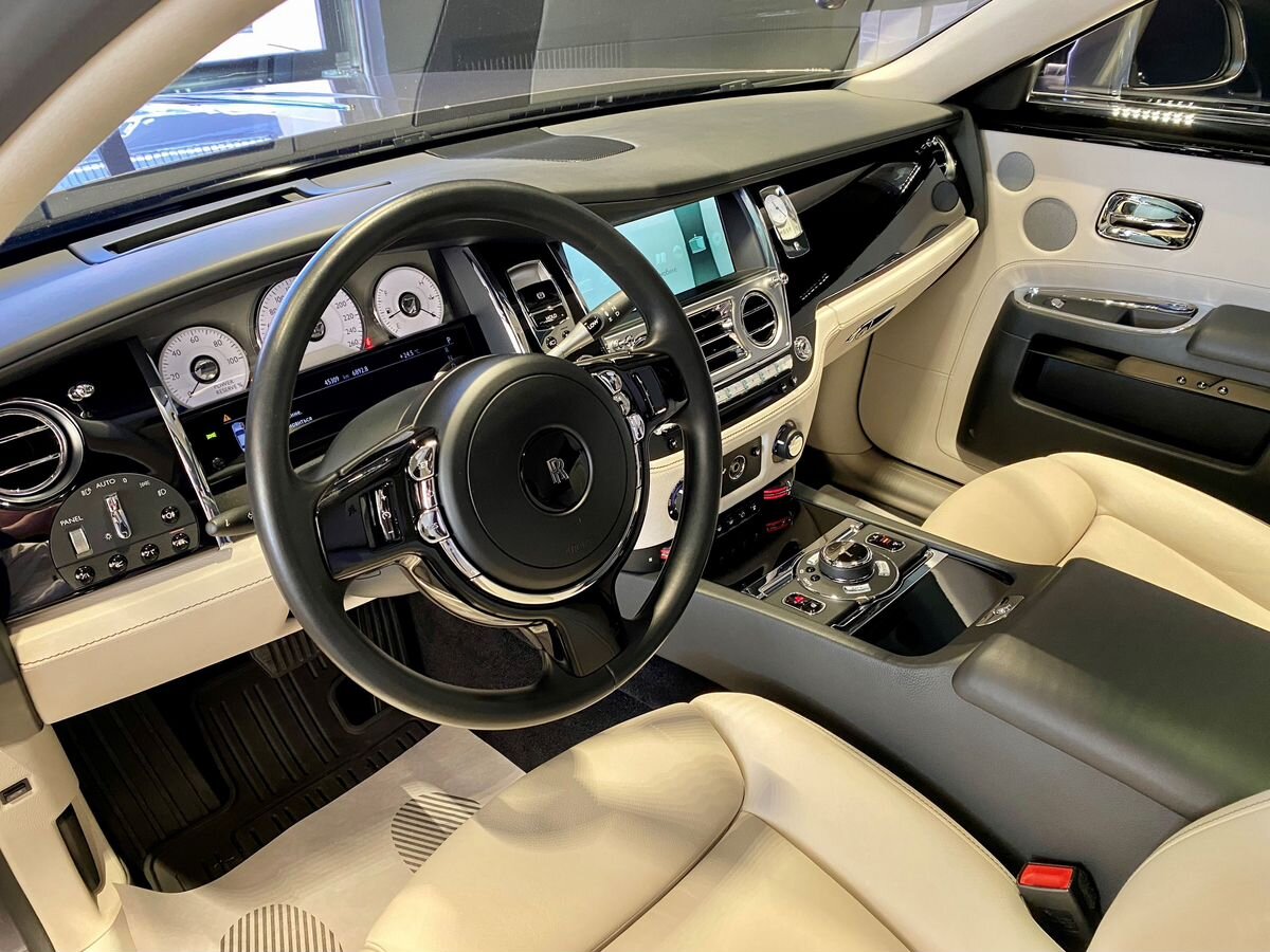 Rolls-Royce Ghost 2015 год <br>