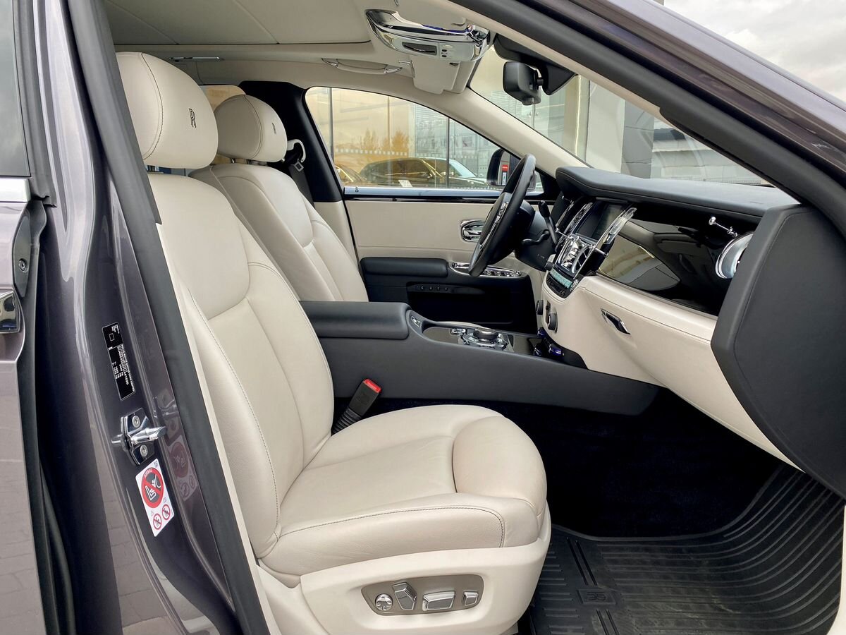 Rolls-Royce Ghost 2015 год <br>