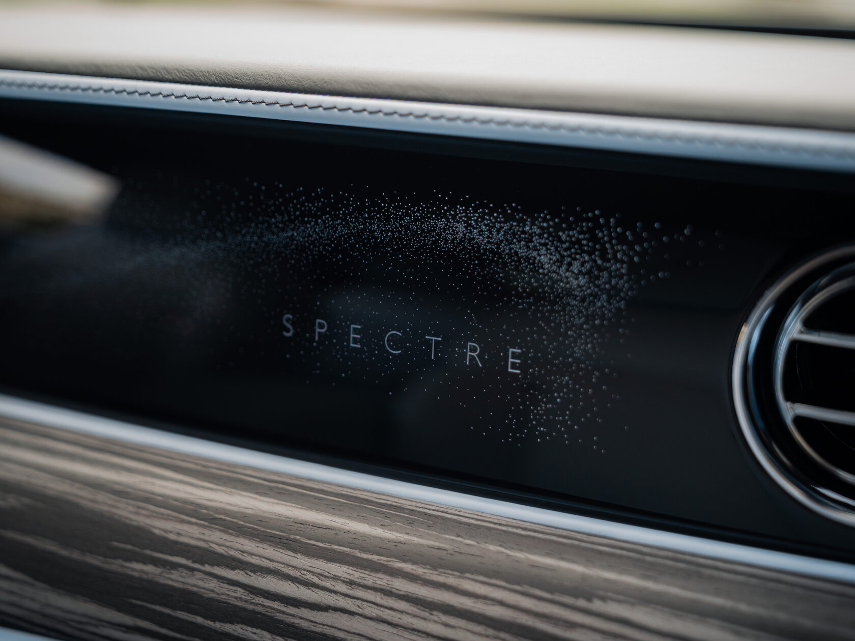 Rolls-Royce Spectre  <br>Black Diamond/ Черный