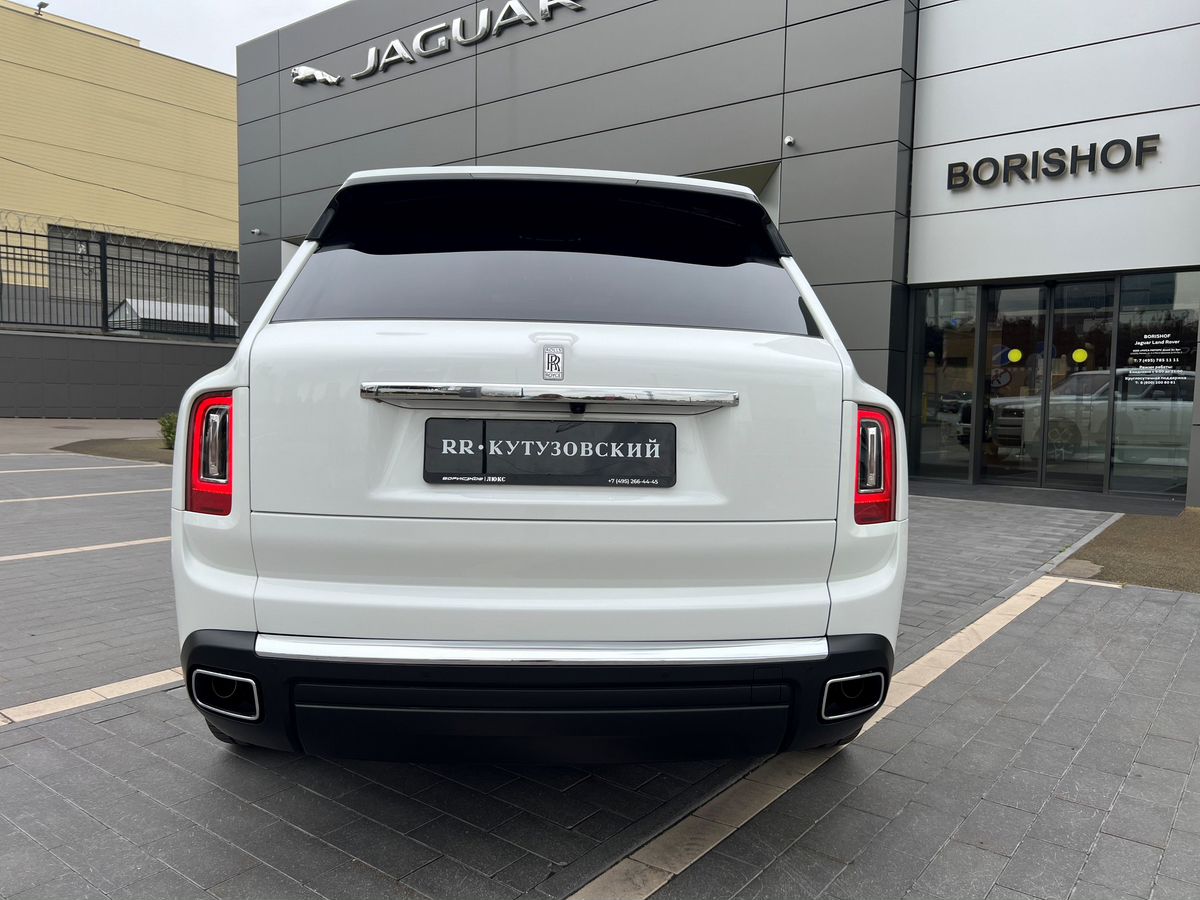 Rolls-Royce Cullinan  <br>Белый