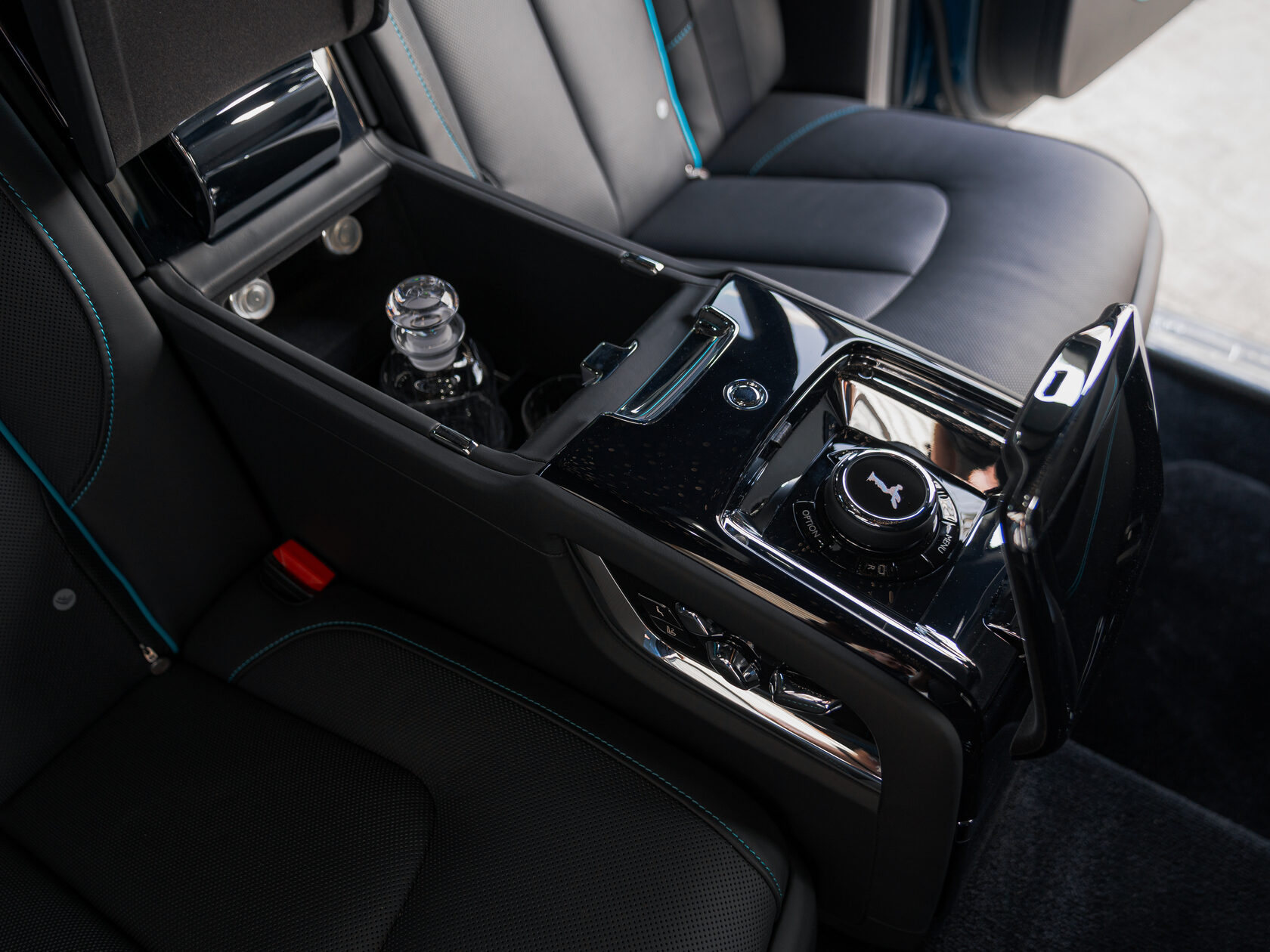 Rolls-Royce Ghost Black Badge Series II  <br>Mustique Blue 