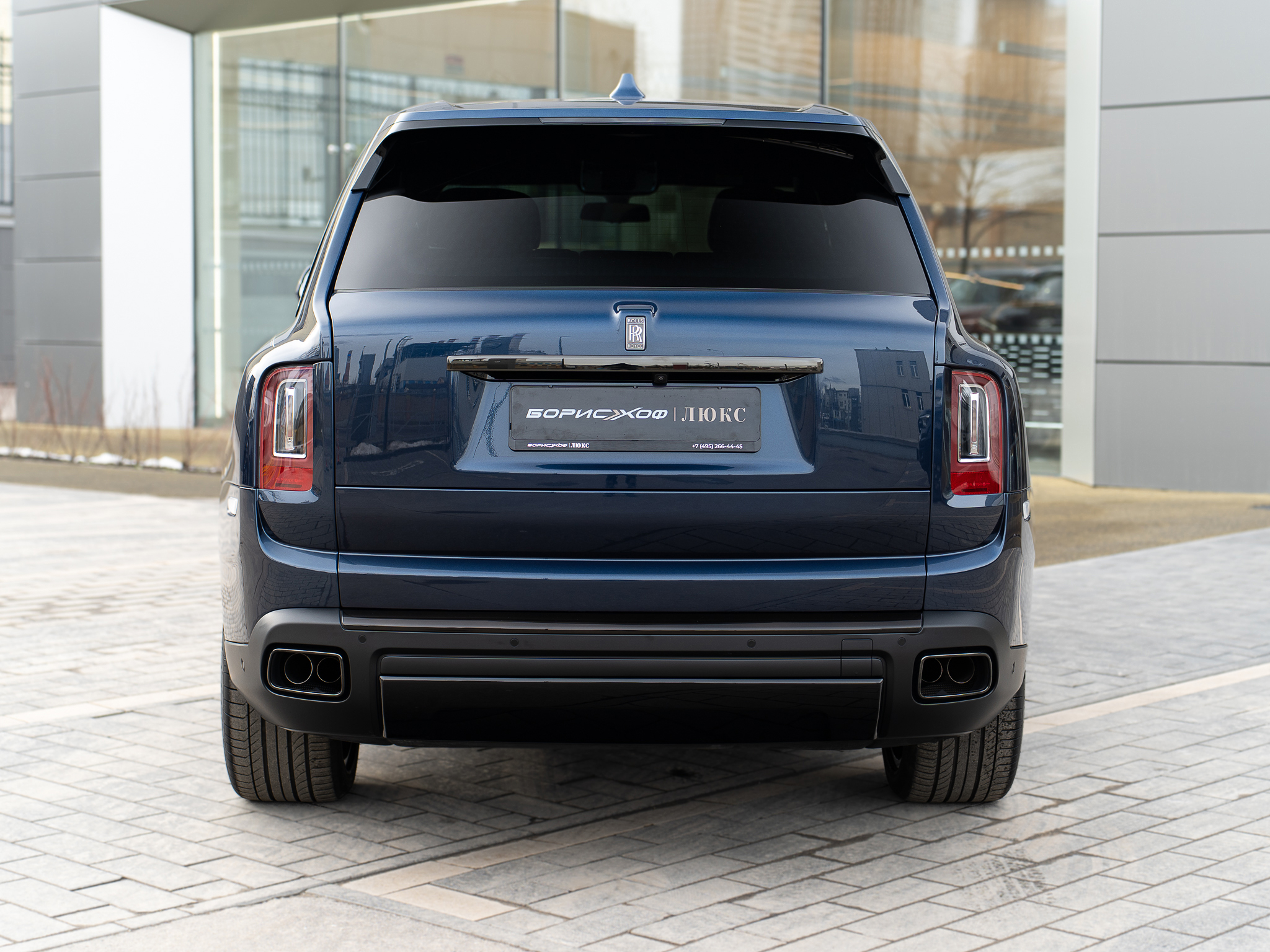 Rolls-Royce Cullinan Black Badge 2021 год <br>Темно-синий Maiden Blue Metallic Commissioned Collection