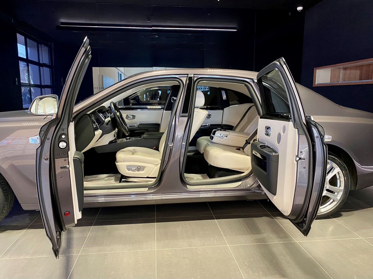 Rolls-Royce Ghost 2015 год <br>