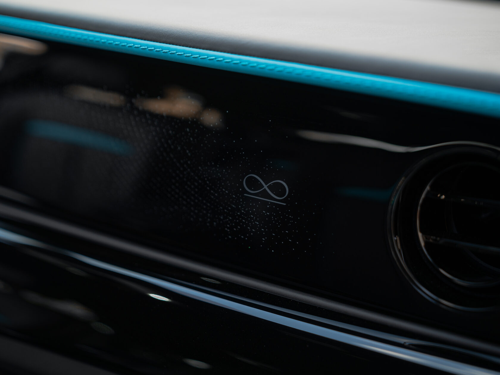 Rolls-Royce Ghost Black Badge Series II  <br>Mustique Blue 