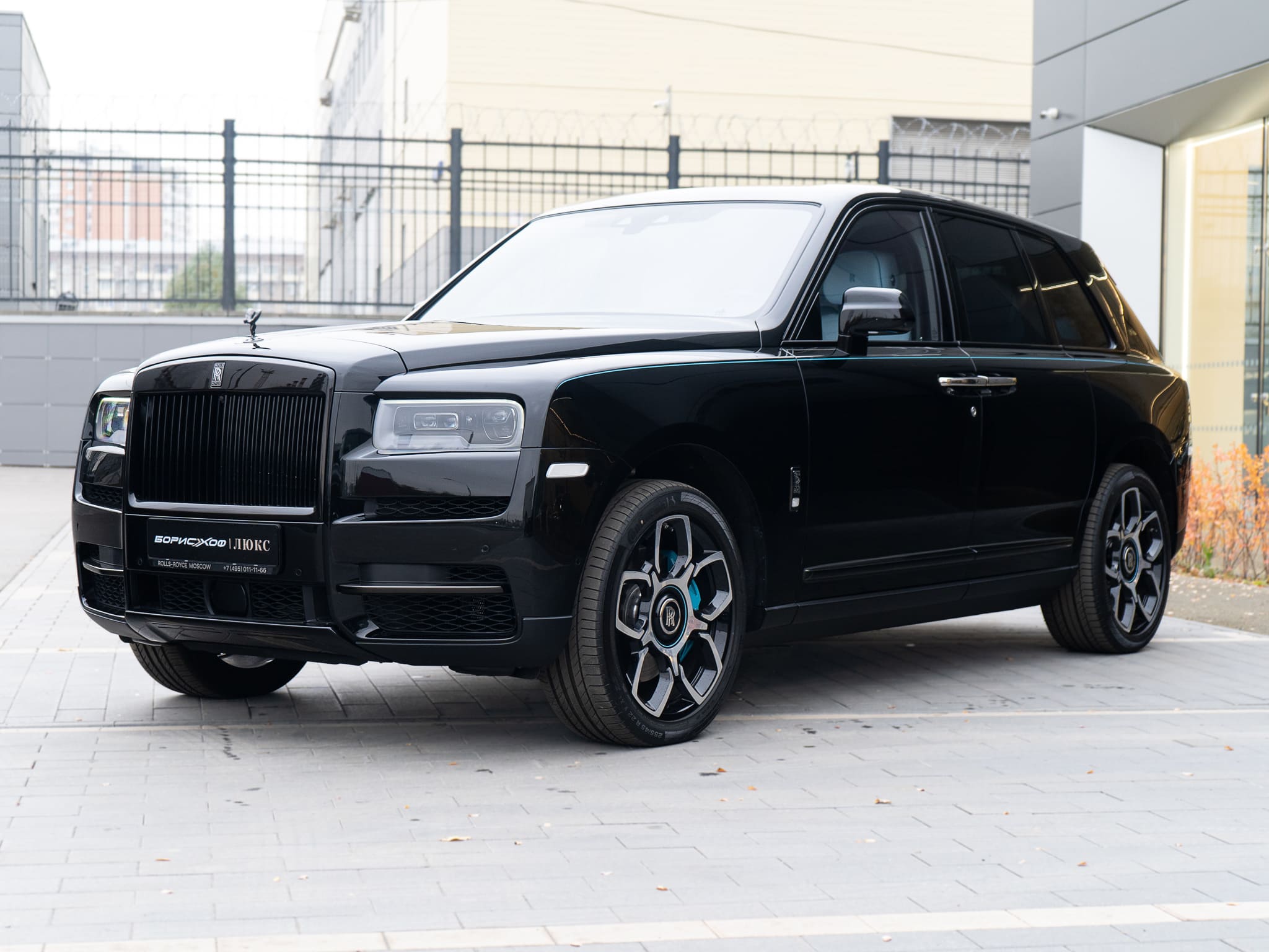 Rolls-Royce Cullinan Black Badge  <br>Diamond Black