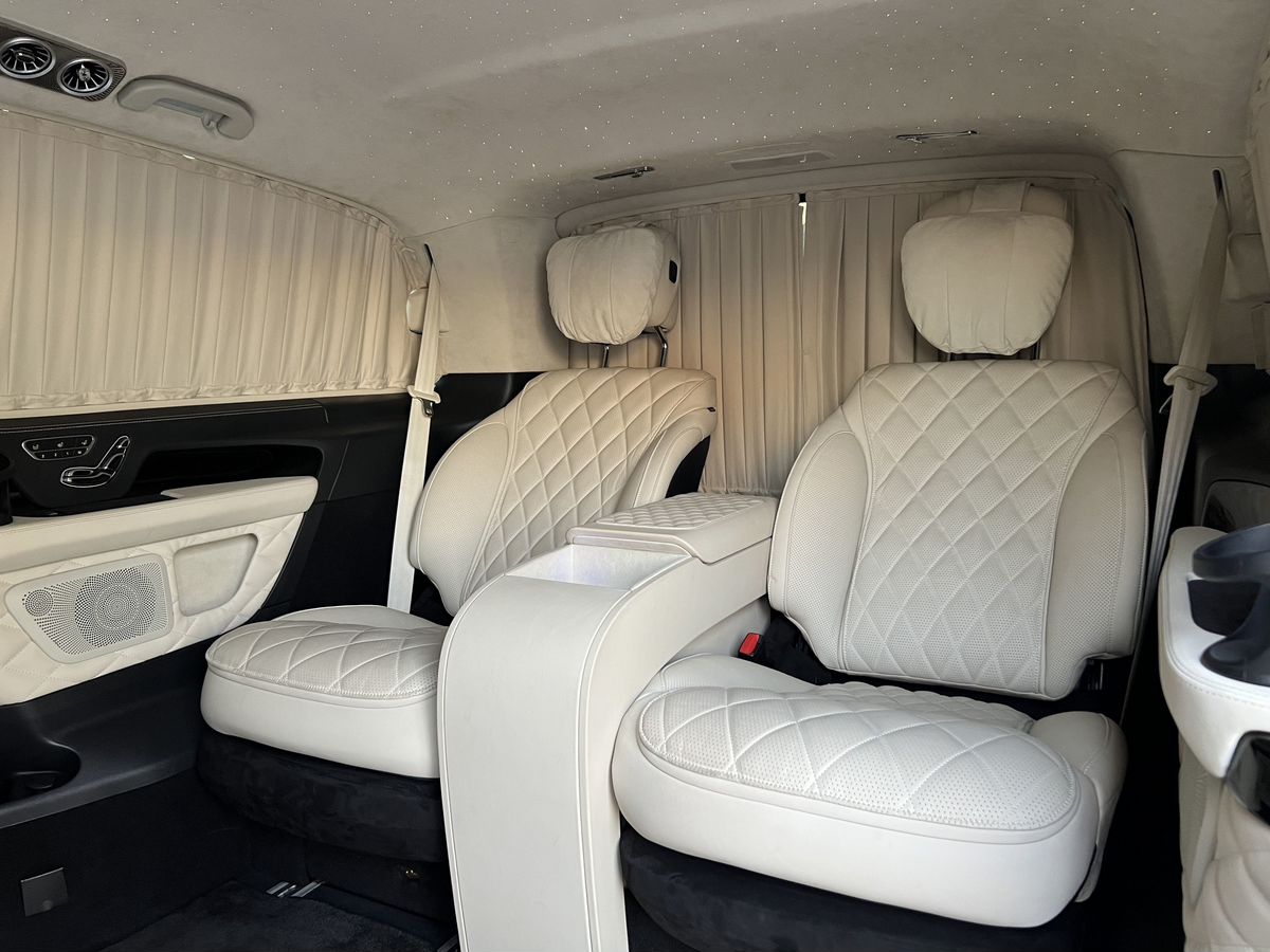 Rolls-Royce V-Класс  <br>Черный