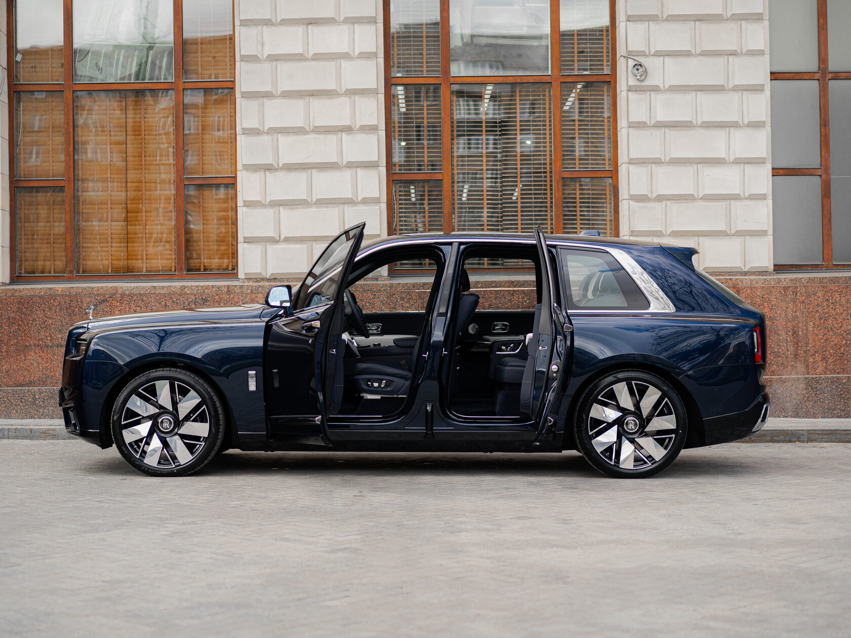 Rolls-Royce II Midnight Sapphire  <br>Midnight Sapphire 