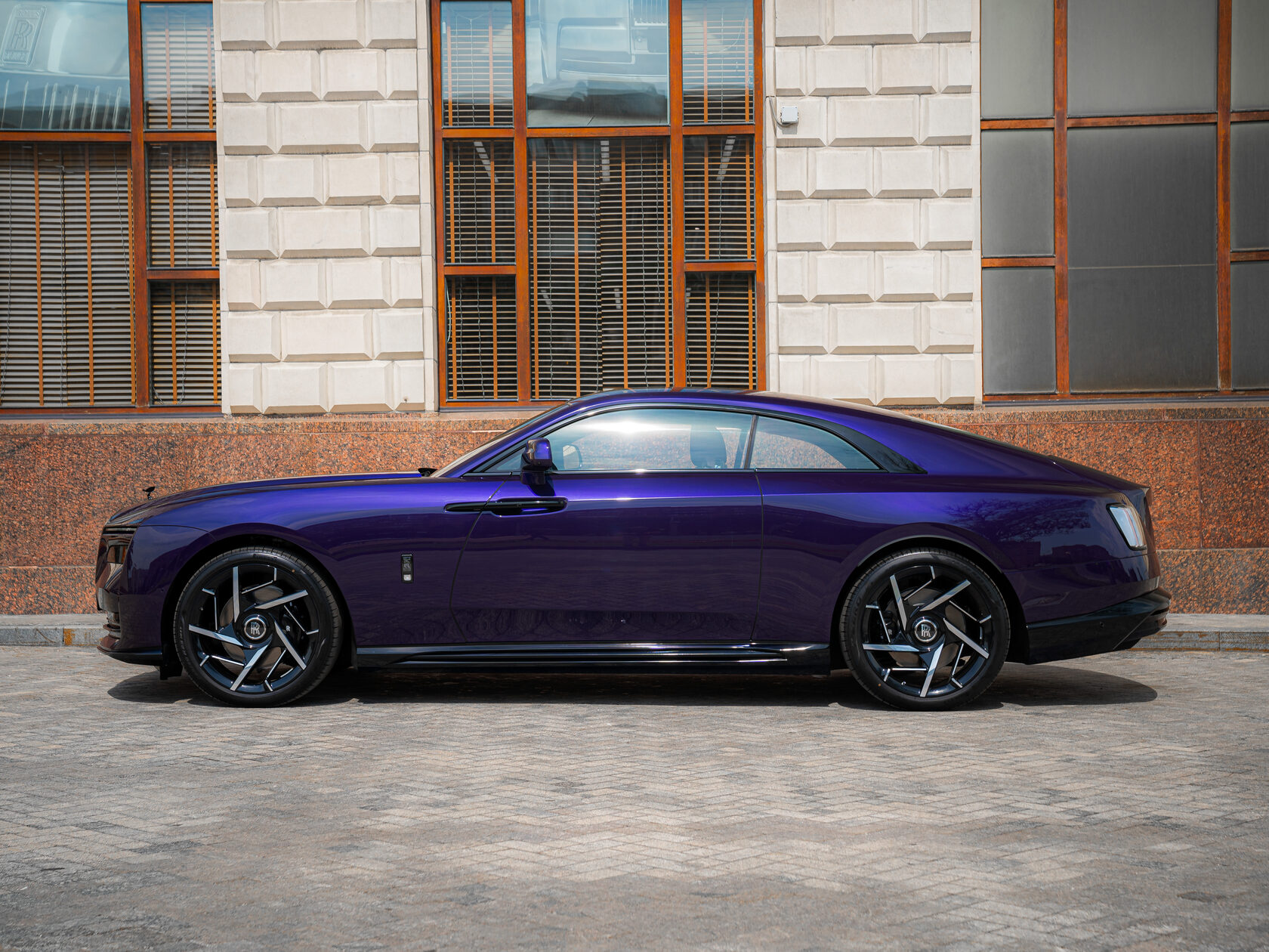 Rolls-Royce Black Badge Spectre  <br>Vapour Violet 