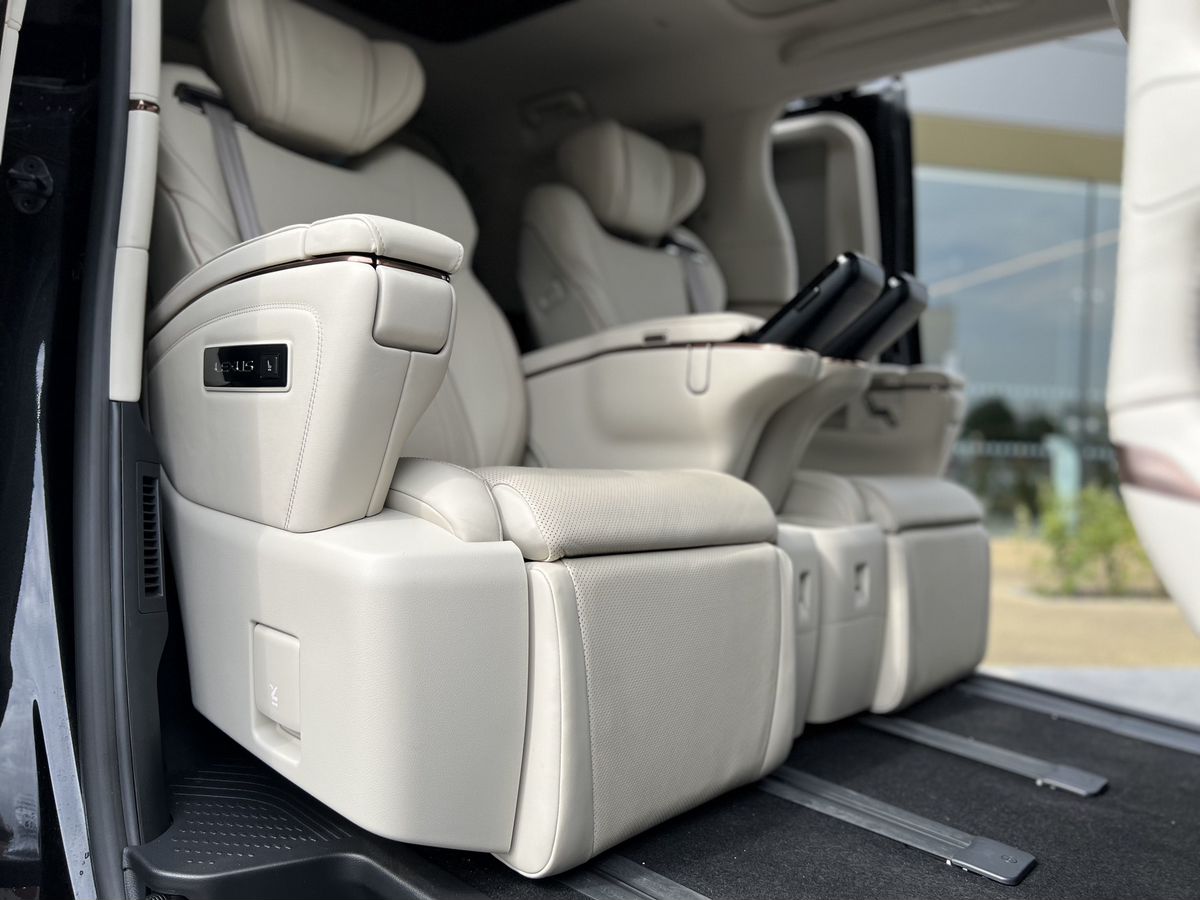 Rolls-Royce LM 2023 год <br>